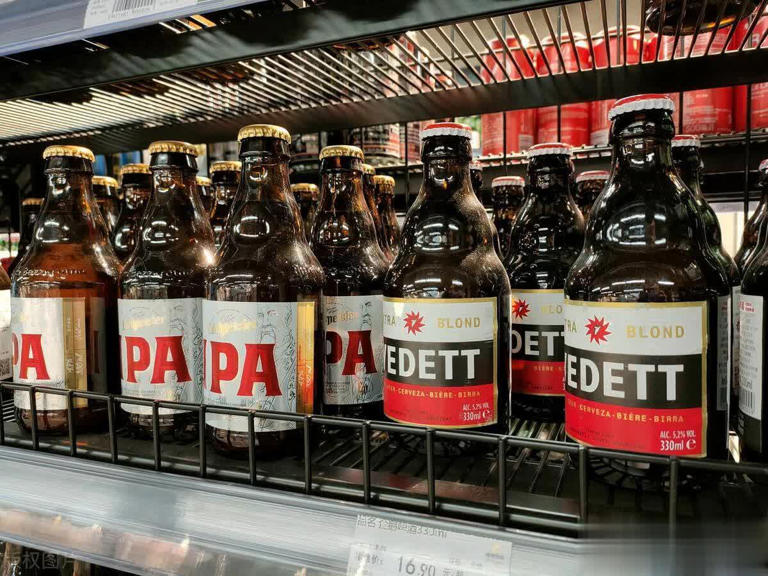 买啤酒时，选牌子还是看价格？都不对，教你4个方法，口感错不了